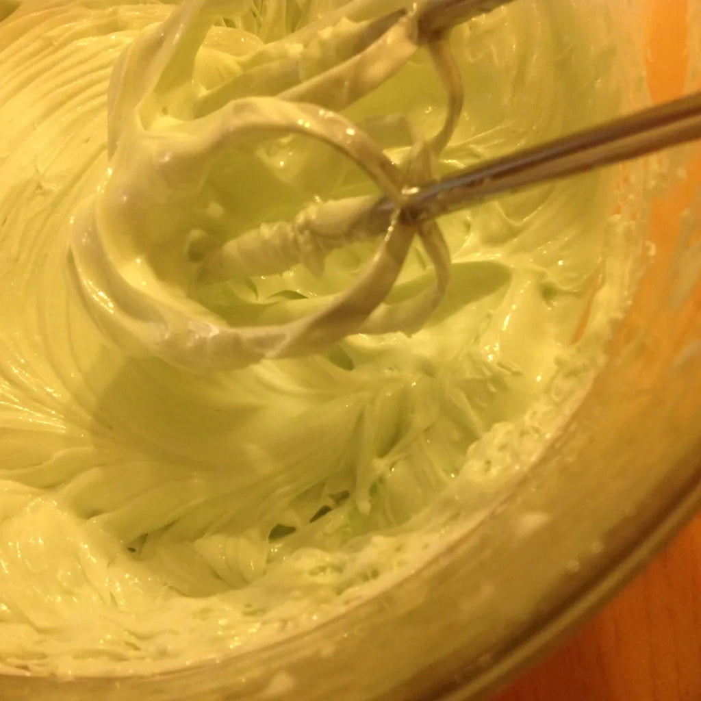 Lemon Crème Body Butter – Bright Citrus Shea Moisturizer